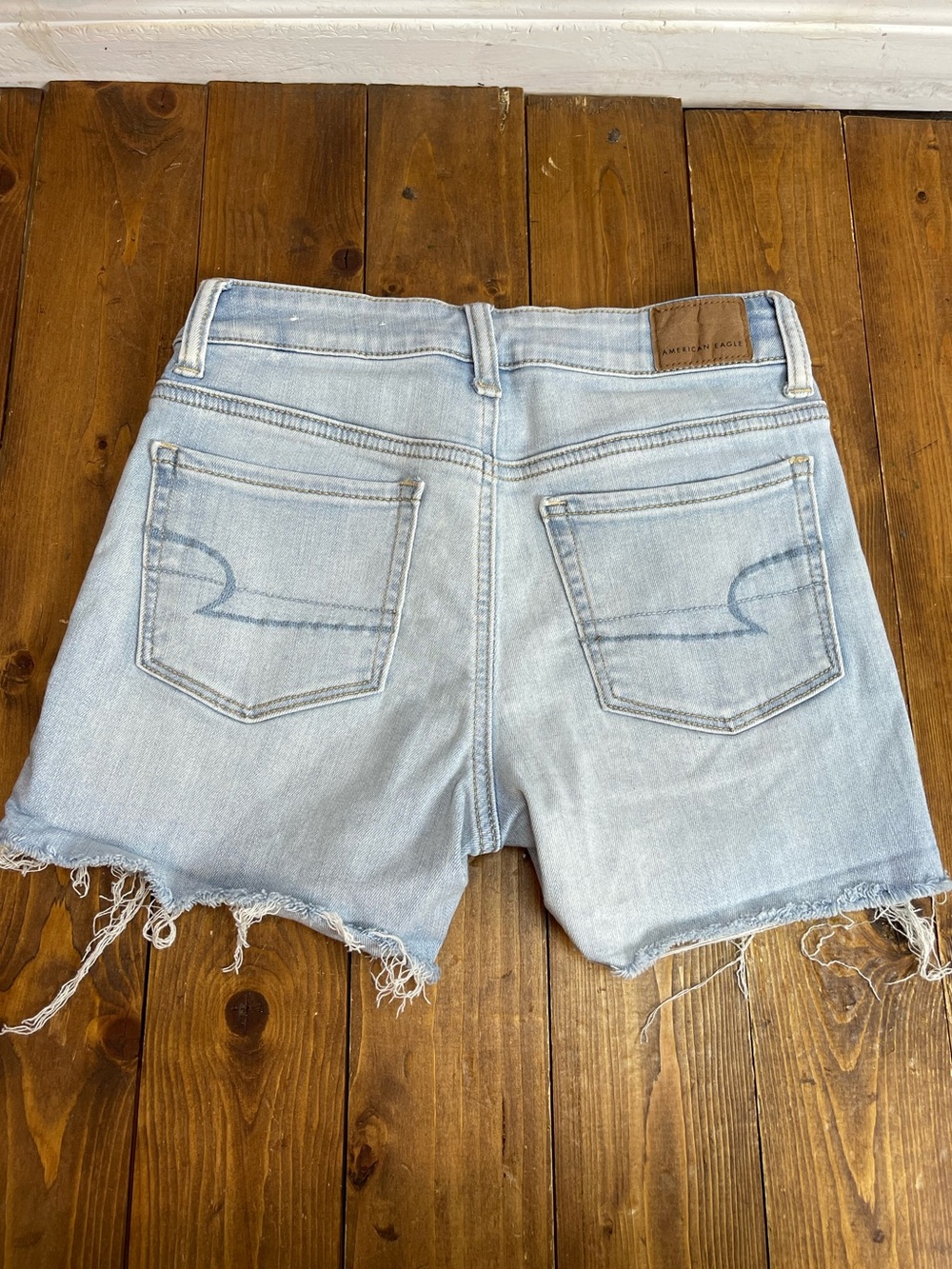 American Eagle Outfitters size 0 high rise shortie light wash jean shorts - Picture 2 of 8